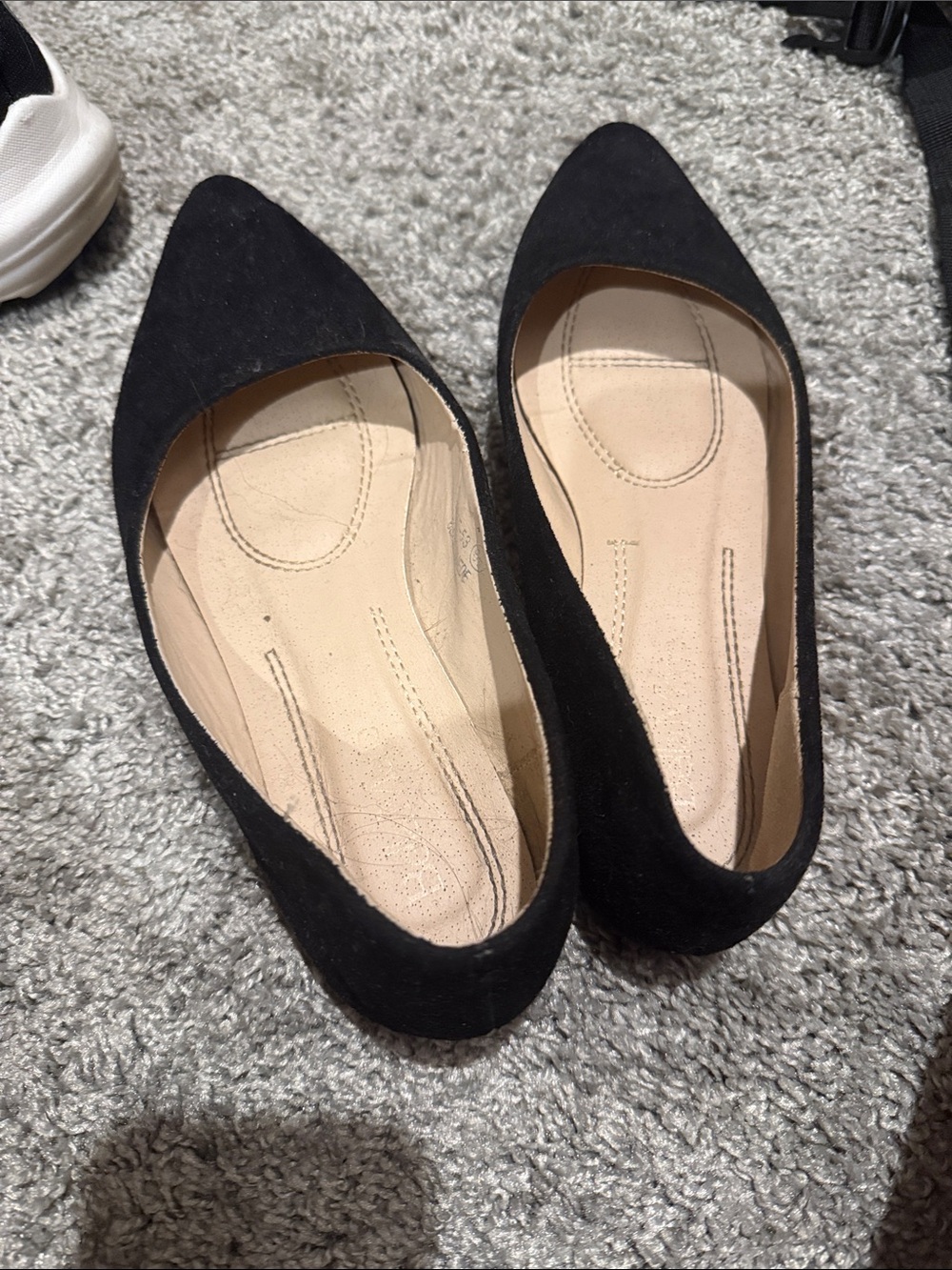 Black Pointed-Toe Women's Flats